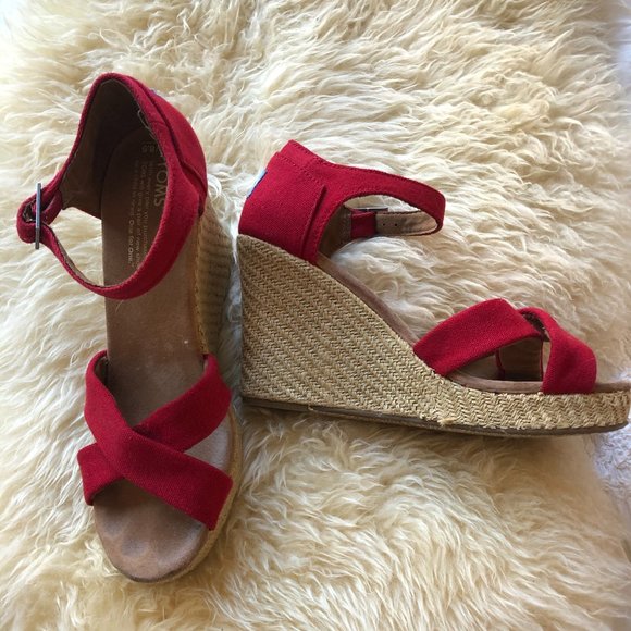 Tom's Red Wedges - Picture 1 of 4